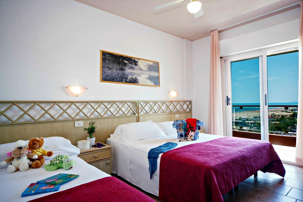 Hotel Doge Alba Adriatica Phòng bức ảnh