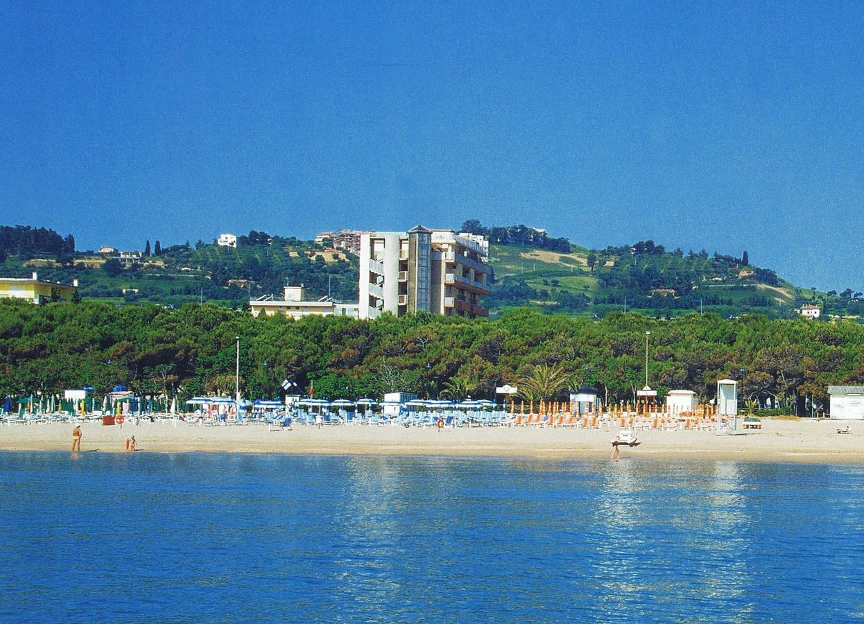 Hotel Doge Alba Adriatica Ngoại thất bức ảnh